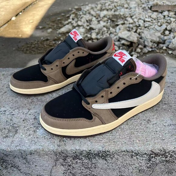 Air Jordan 1 x Travis Scott Brown and black